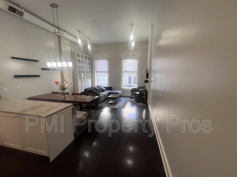 Milwaukee Condo: 715 North Milwaukee Street