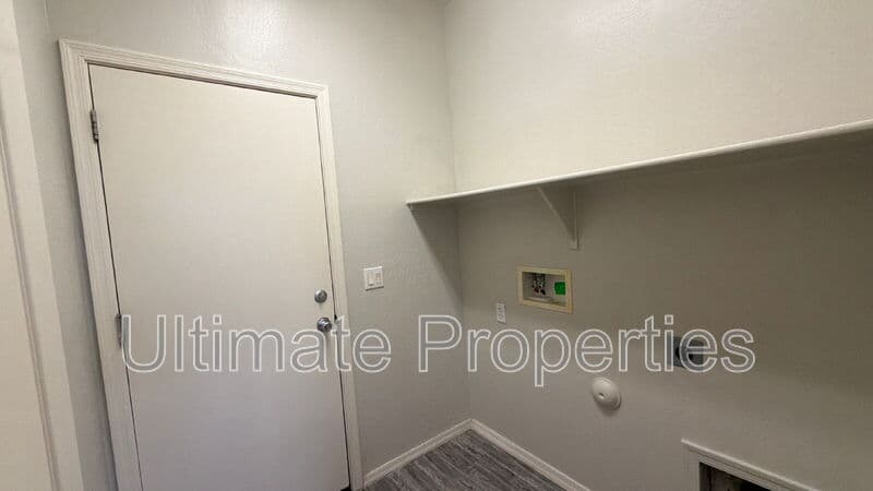 Surprise House: 15089 N 173rd Dr