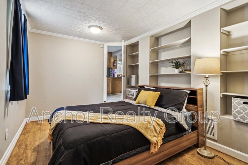 Norfolk House: 1839 Edgewood Avenue