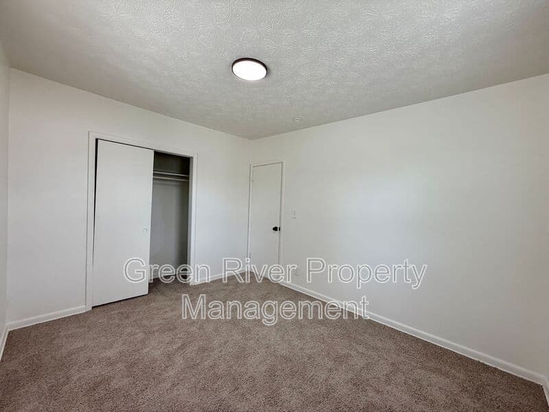 Jacksonville House: 1161 W 5th Street