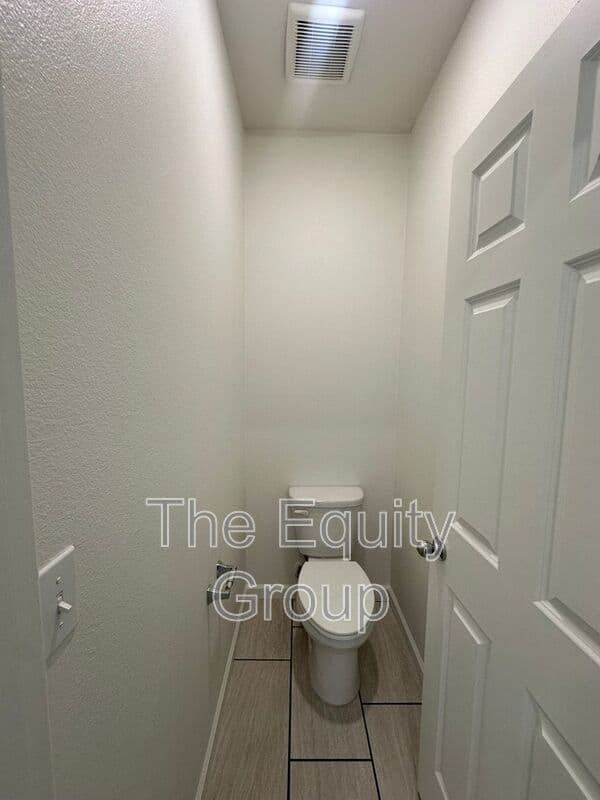 Visalia House: 2231 South Lebec St