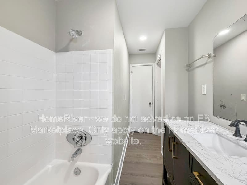 Jacksonville House: 5508 Moret Dr E