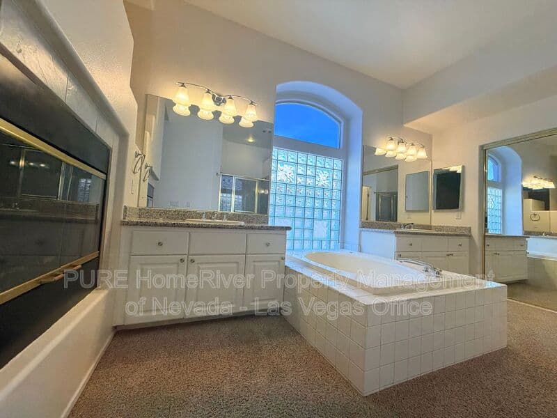 Las Vegas House: 2121 Stone Croft Street