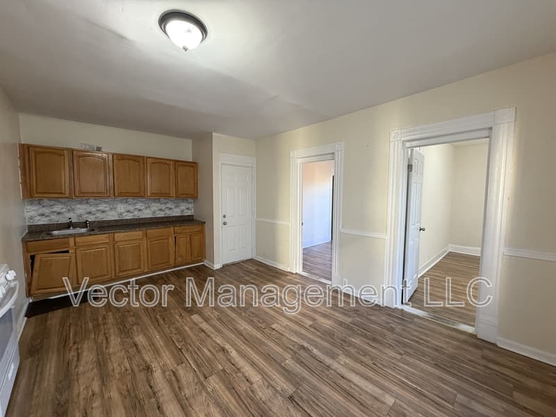 Bridgeport Condo: 543 Arctic Street - 2 right