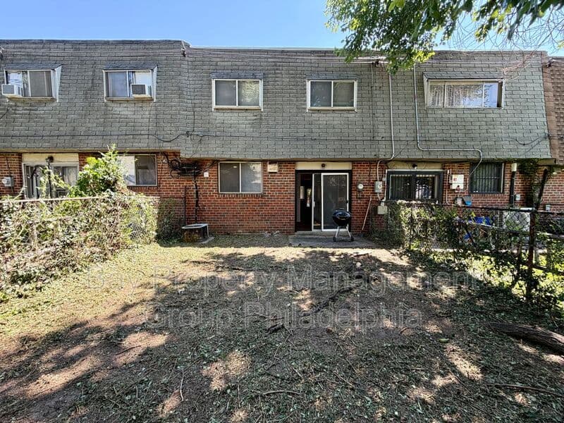 Philadelphia House: 1414 N 11th St