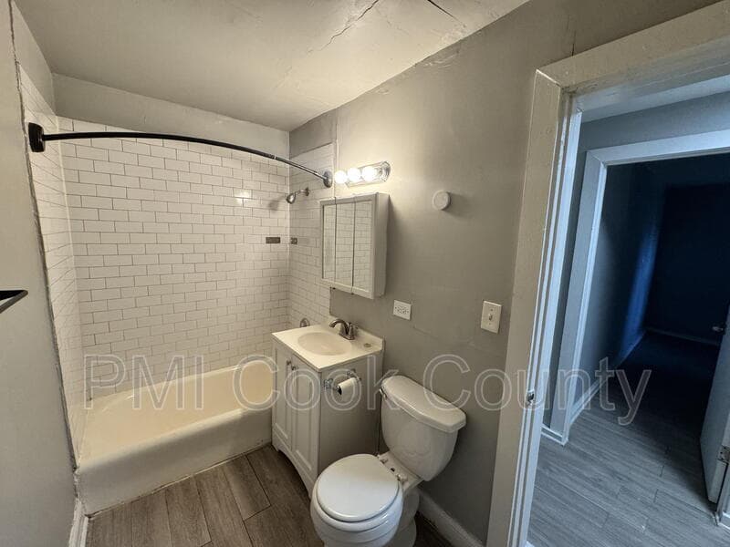 Chicago Condo: 9006 South Escanaba