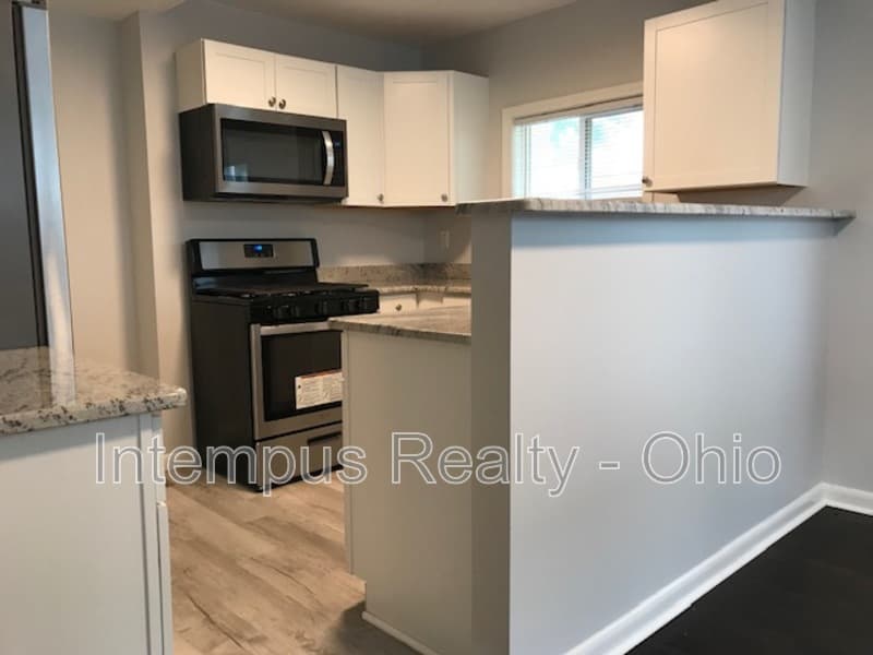 Columbus House: 198 Highfield Dr