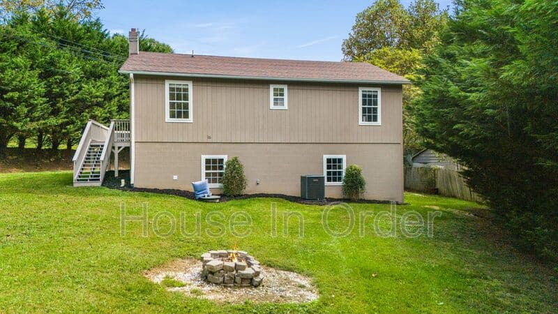 Fletcher House: 38 Acorn Lane