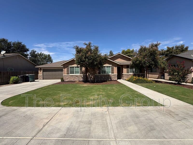 Tulare House: 2314 Cape Canyon Avenue