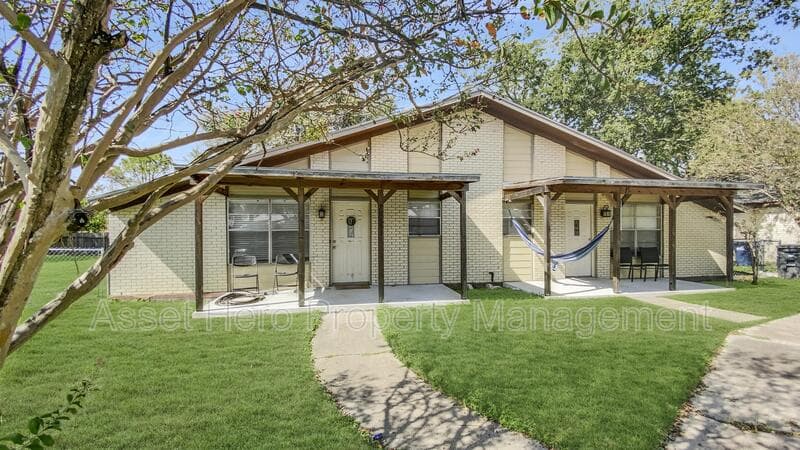 College Station Condo: 207 Bucknell Court