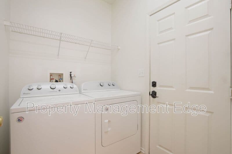 Hemet House: 127 Fuerte Ct