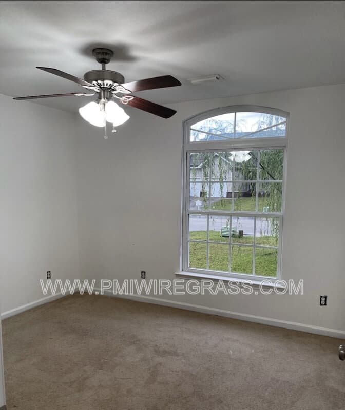 Dothan House: 112 Scarlet oaks Ct
