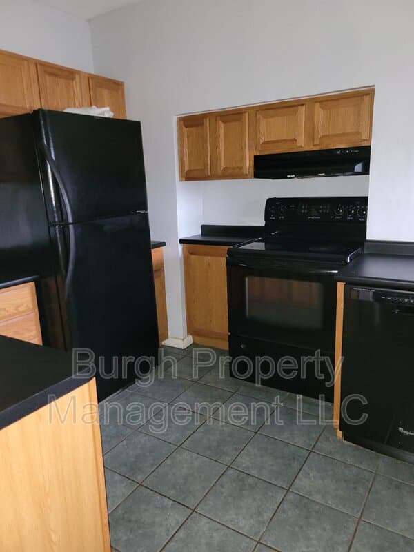 Pittsburgh Condo: 5512 Centre Ave