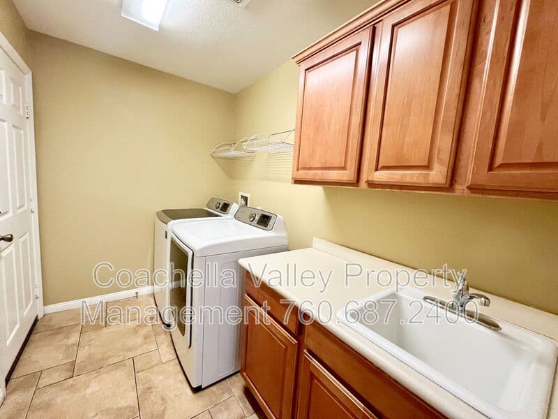 Indio House: 84543 Strada Way