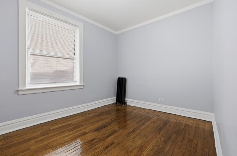 Chicago Condo: 7816 South Cornell Avenue - 7822-#3N