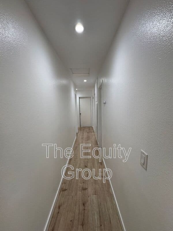 Visalia House: 2324 West Delta Ave