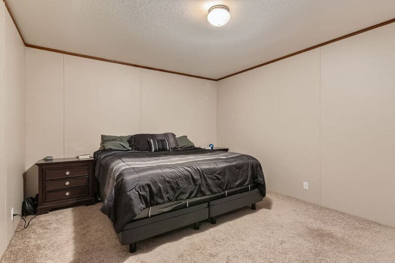 Dale House: 517 Crossroads Drive