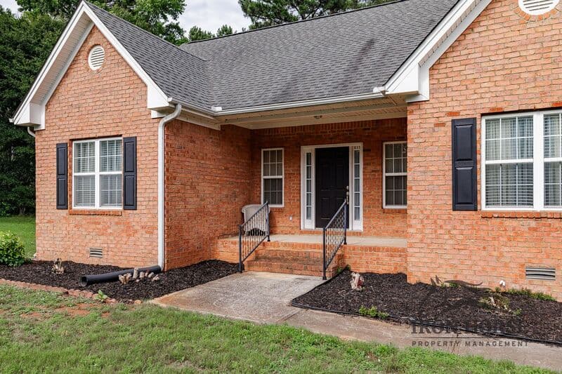 Athens House: 411 Timber Creek Dr