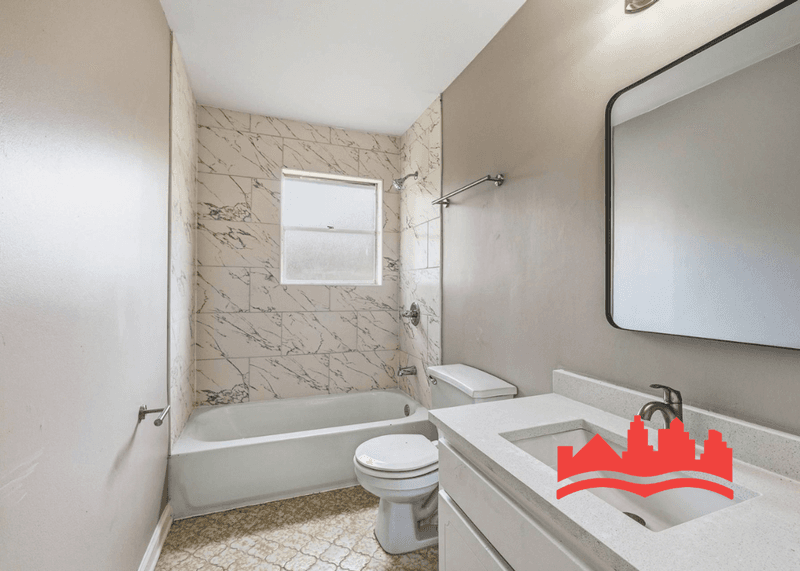 Bartlett House: 3915 Clover Hill Dr