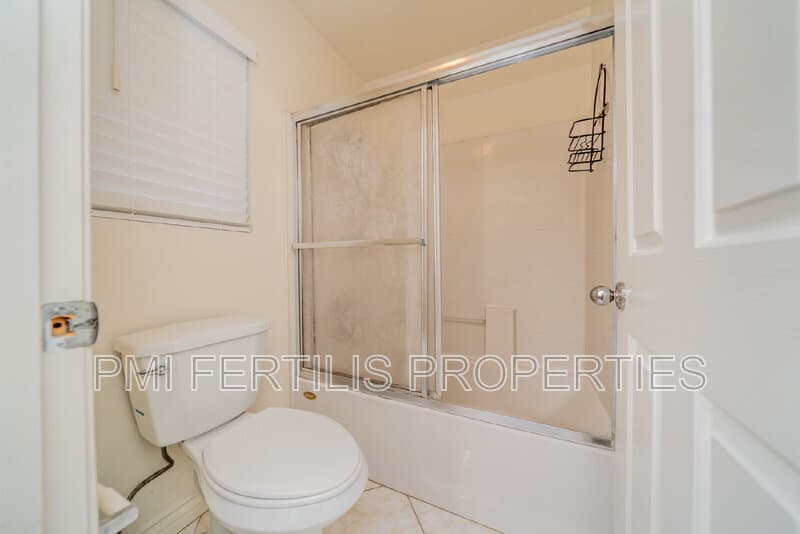 Fontana House: 5055 Saint Albert Dr