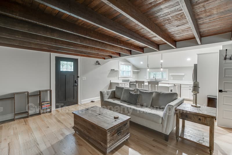 Lawrenceville House: 75 Cherry St