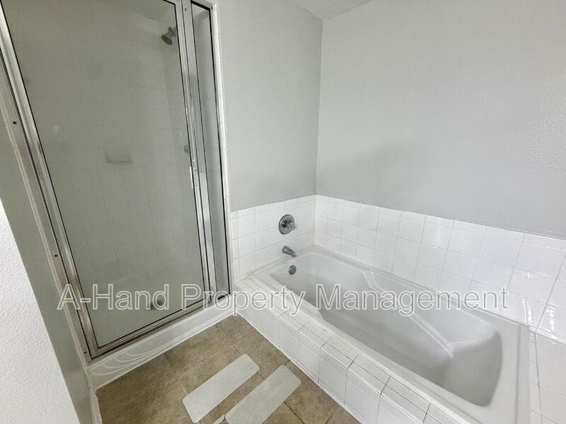 Davenport Condo: 615 Australian Way