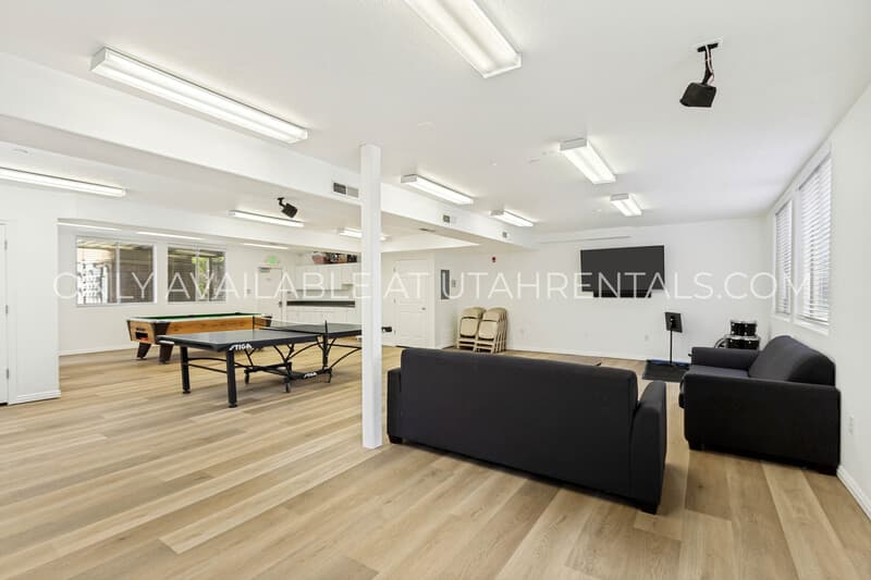 Provo House: 866 E 700 N