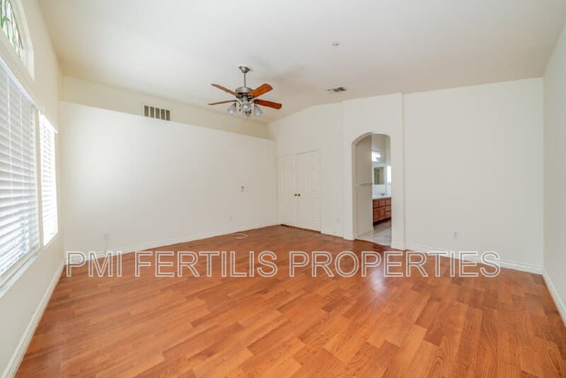 Fontana House: 5055 Saint Albert Dr