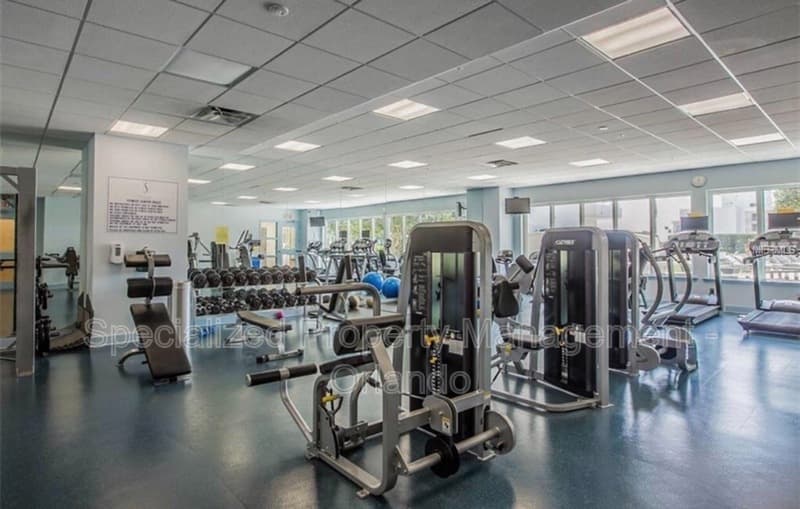 Orlando House: 100 S Eola Dr