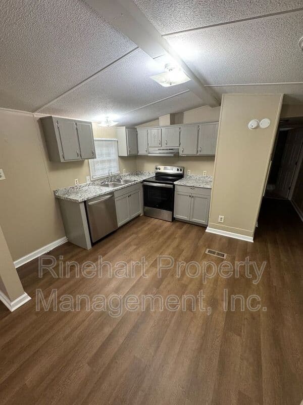 York House: 3252 Balkan Drive