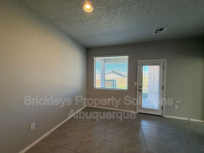 Rio Rancho House: 4875 Mount Salas St NE