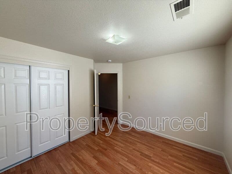 Lathrop House: 15050 Hollyhock Ct