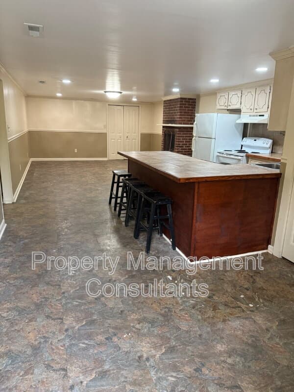 Sheffield Condo: 2804 East 18th Avenue