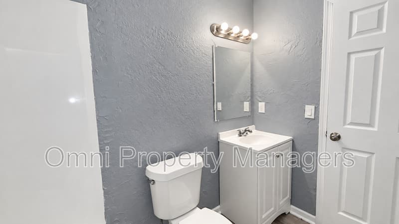 De Condo: 11360 Wyoming Ave
