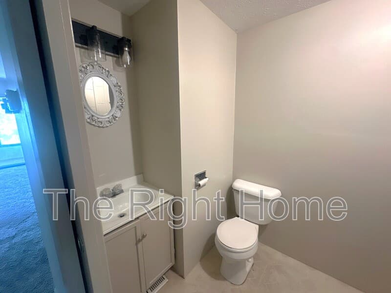 Omaha House: 5134 N 105th St