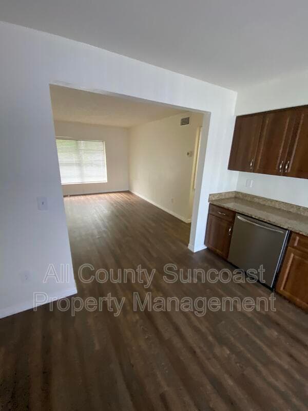 Pinellas Park Condo: 7501 35th St N #D