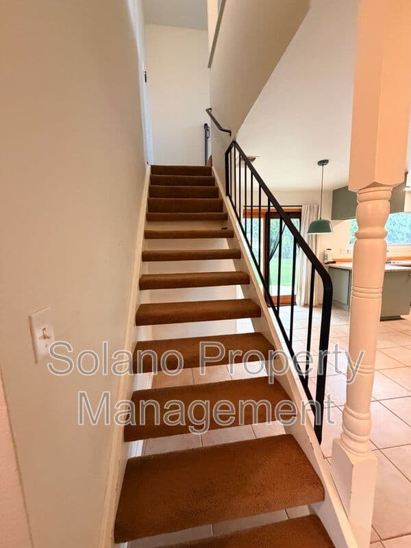 Dixon House: 950 Pembroke Way