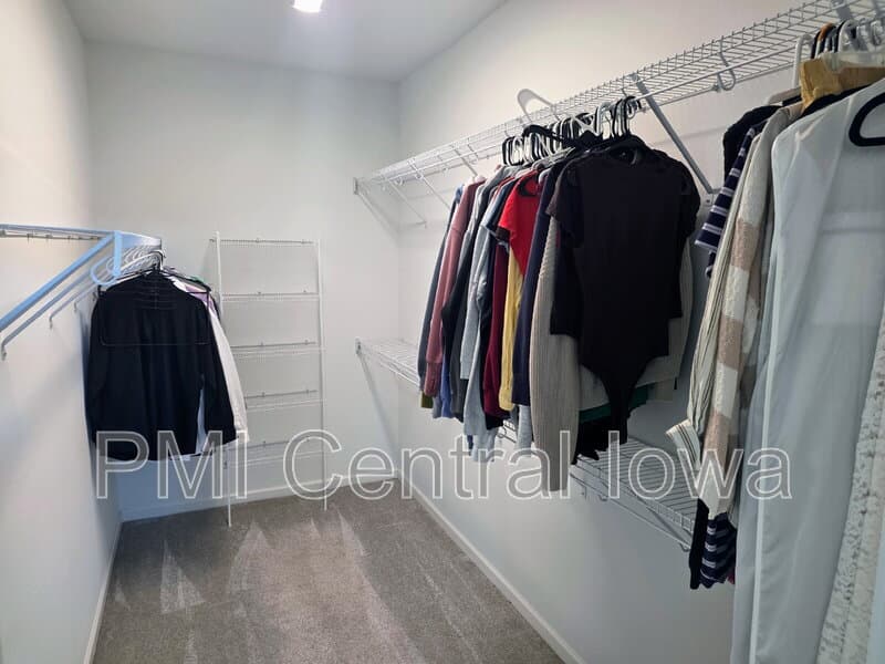 Des Moines Townhome: 423 SW 12th St