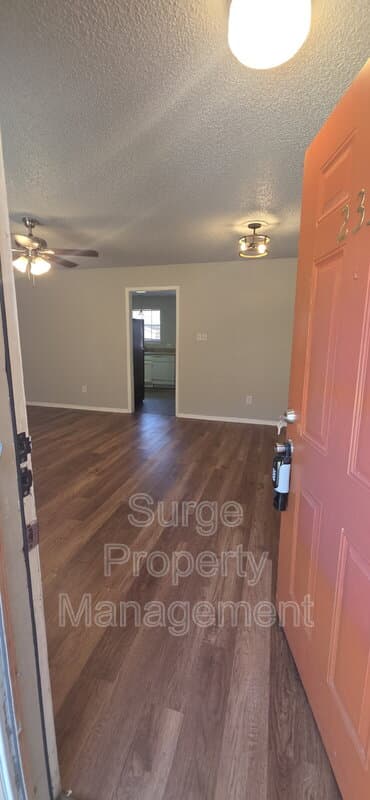 Benbrook Condo: 233 Vista Way