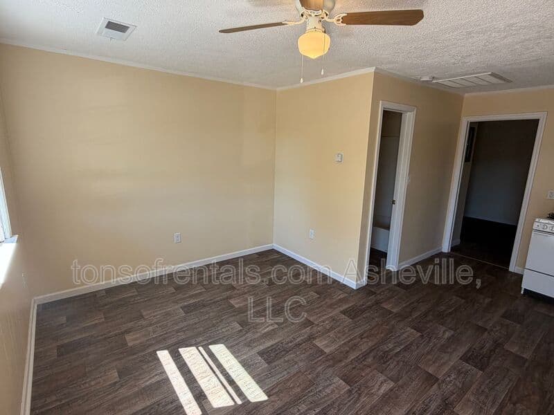 Forest City Condo: 3126 US Hwy 221 S