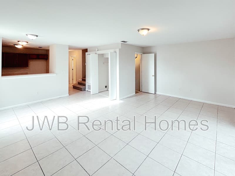 Atlantic Beach Townhome: 65 W 5th St