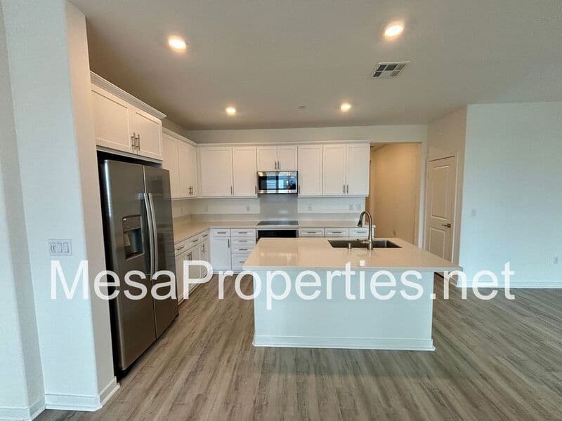 Ontario Condo: 2706 E Bottas Privado