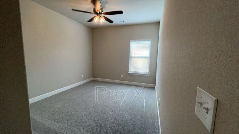 Pea Ridge House: 2408 Charles St