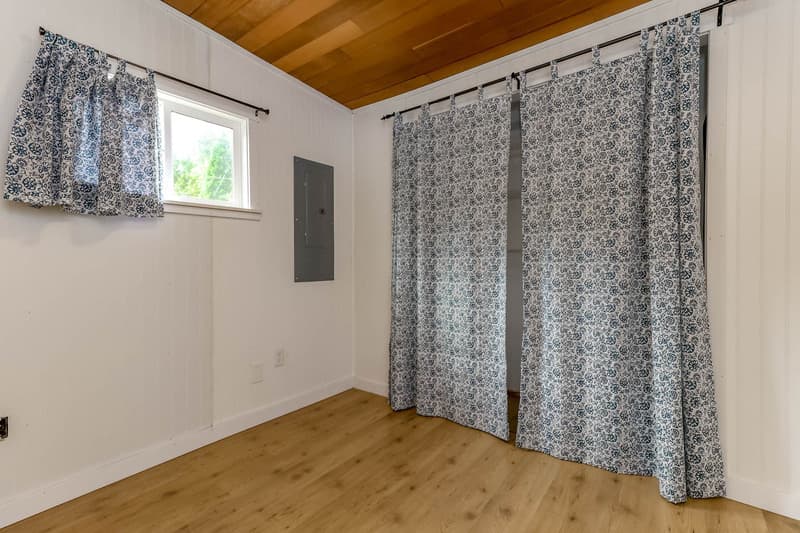 Anderson Island House: 11415 Larson Road