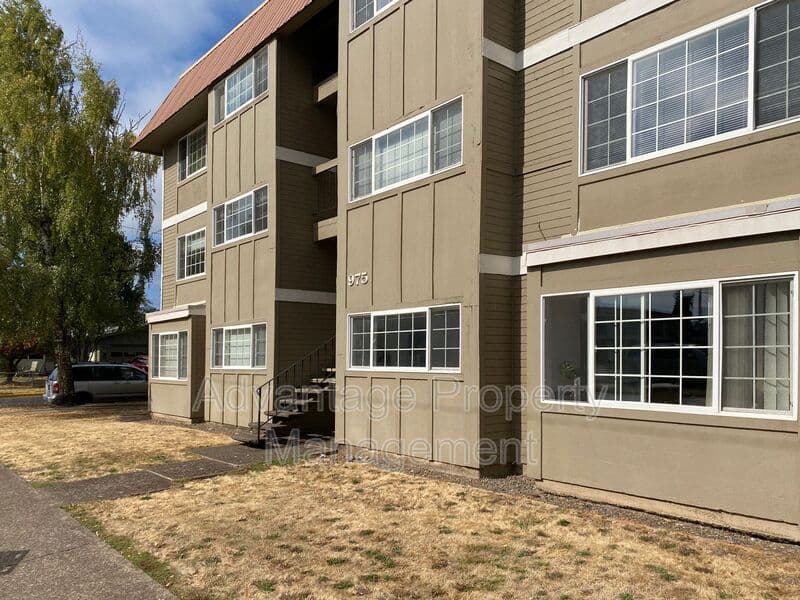 CORVALLIS House: 975 NW GARFIELD Ave