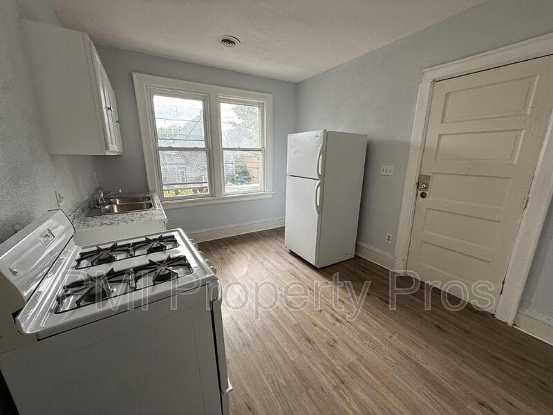 Milwaukee Condo: 1623 N 38th St