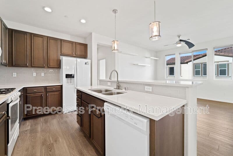 Chula Vista Townhome: 1710 Signature Pl