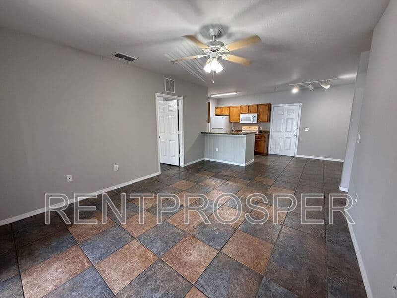 Orlando Condo: 5550 East Michigan St