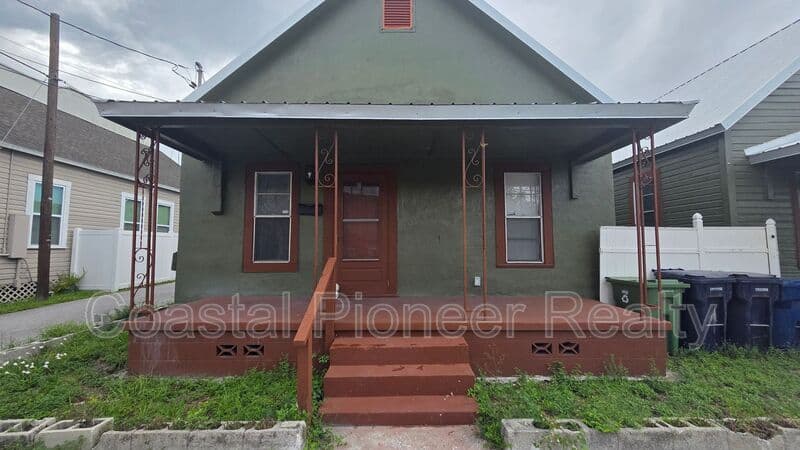 Tampa House: 2010 N Howard Ave