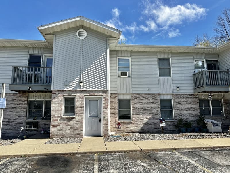 Oconto Condo: 120-130 Memorial Drive - G